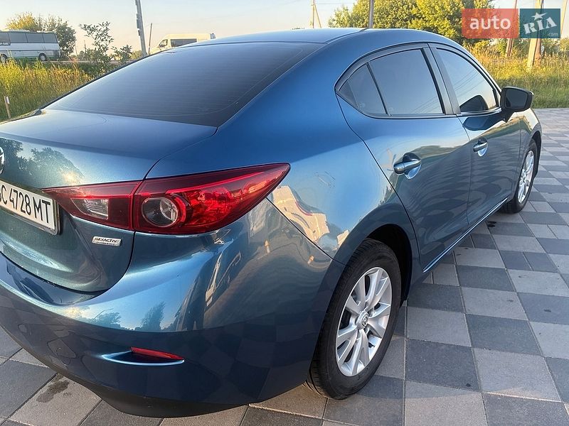Седан Mazda 3 2018 в Самборі
