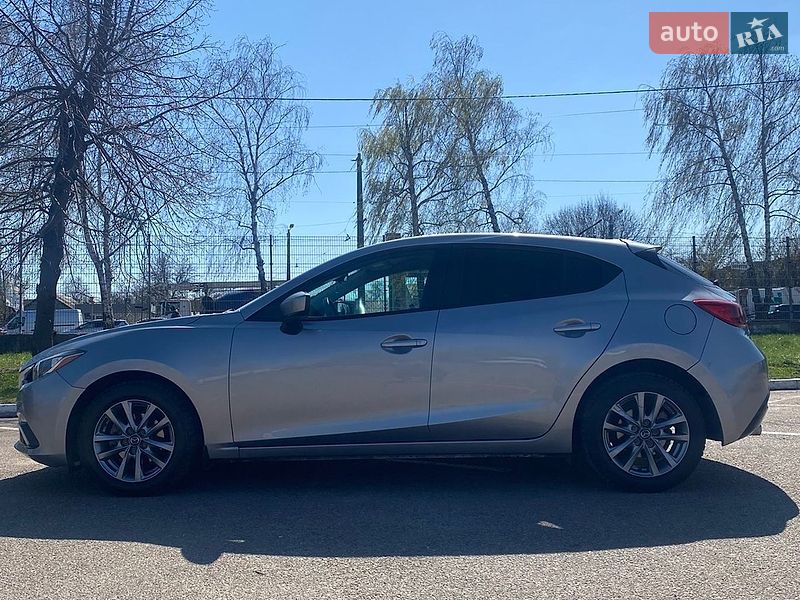 Хетчбек Mazda 3 2016 в Житомирі