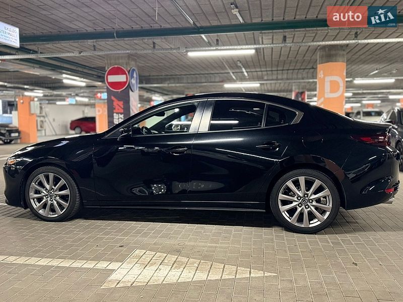 Седан Mazda 3 2018 в Киеве