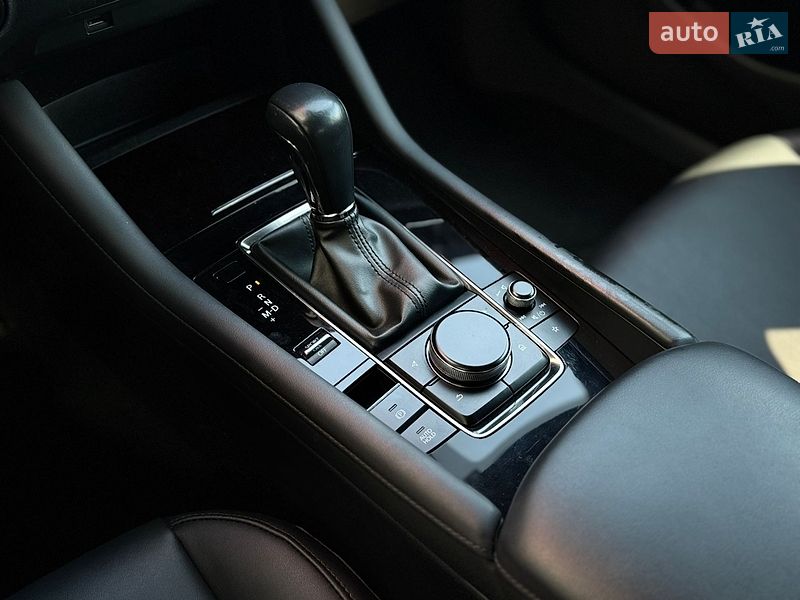 Седан Mazda 3 2018 в Киеве
