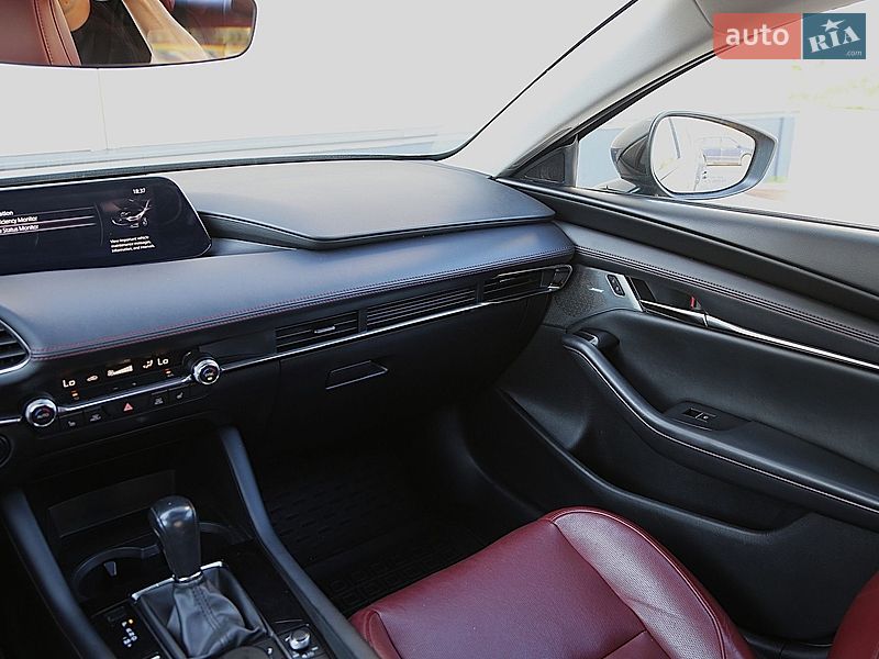 Седан Mazda 3 2023 в Киеве