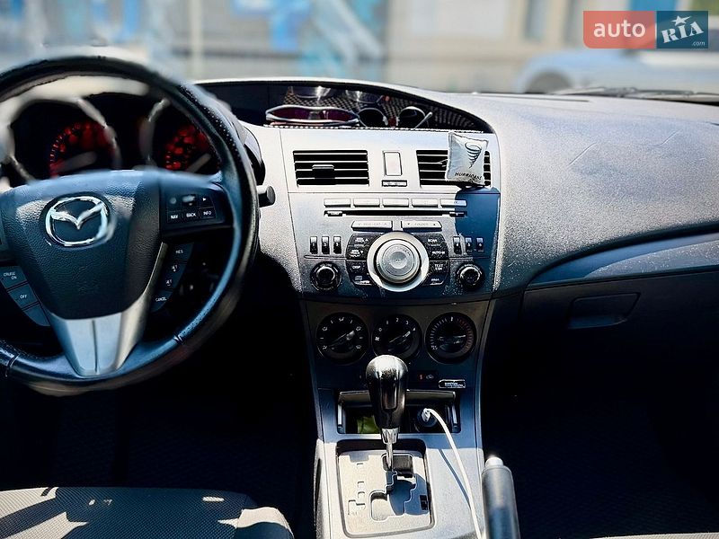 Хэтчбек Mazda 3 2010 в Киеве