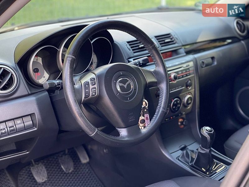 Хэтчбек Mazda 3 2007 в Днепре
