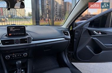 Седан Mazda 3 2014 в Киеве