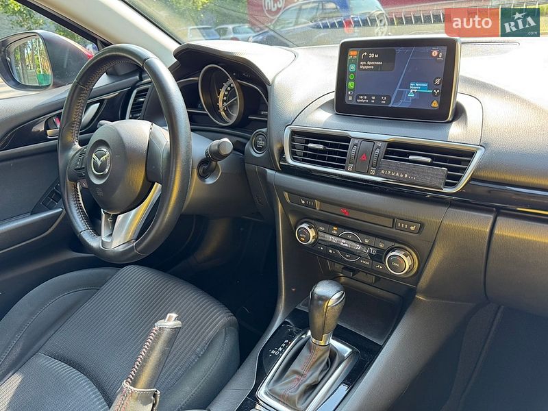 Седан Mazda 3 2015 в Ирпене