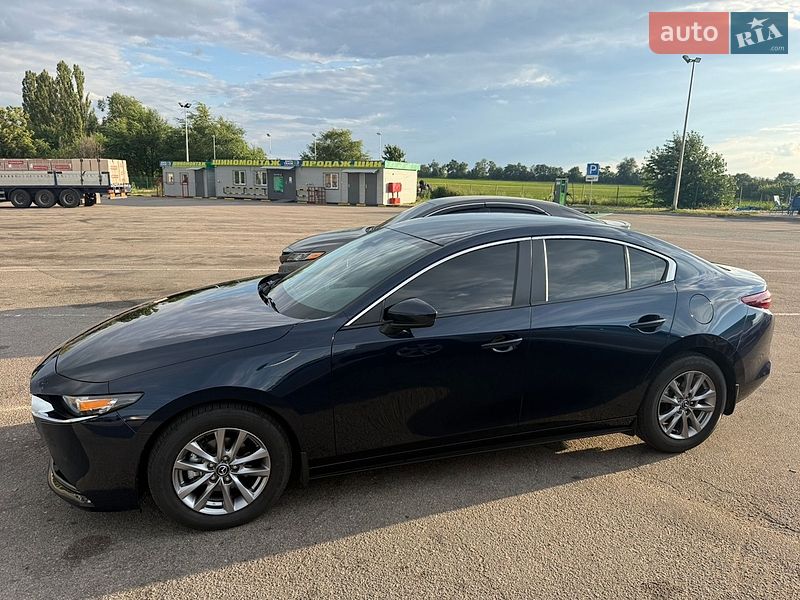 Седан Mazda 3 2021 в Умані