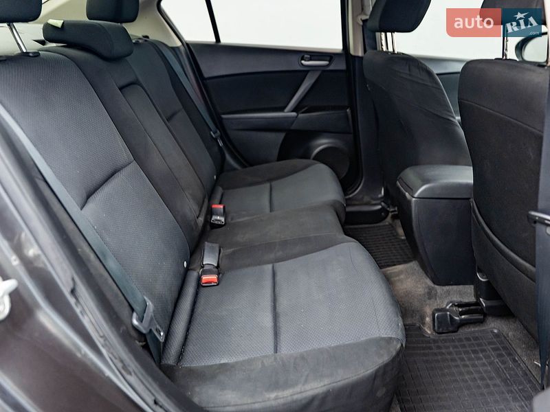 Седан Mazda 3 2010 в Киеве