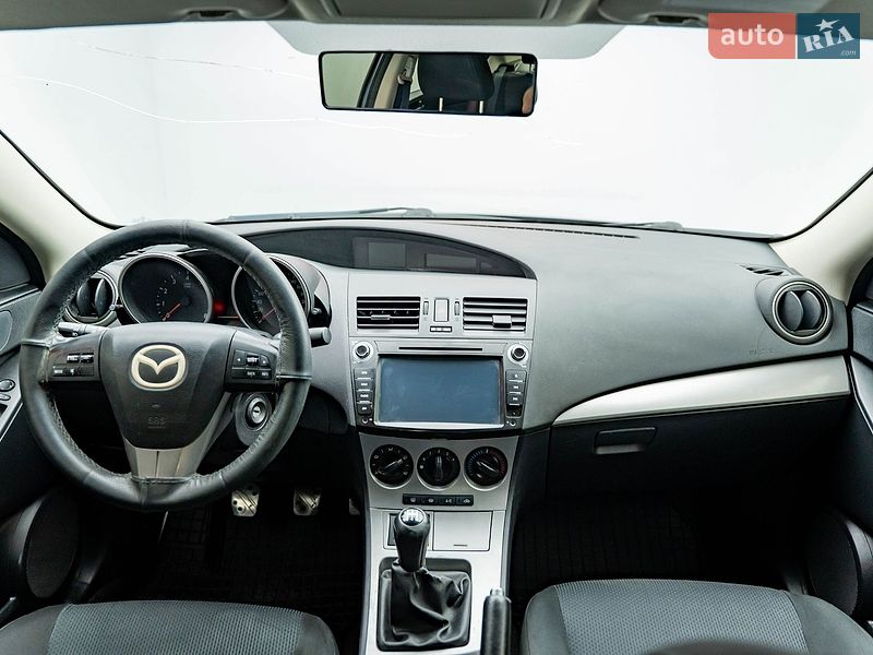 Седан Mazda 3 2010 в Киеве
