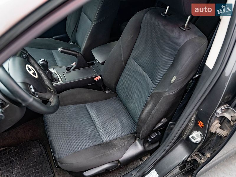Седан Mazda 3 2010 в Киеве