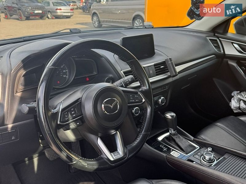 Хэтчбек Mazda 3 2018 в Киеве