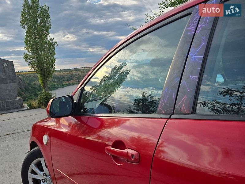 Хэтчбек Mazda 3 2005 в Южноукраинске
