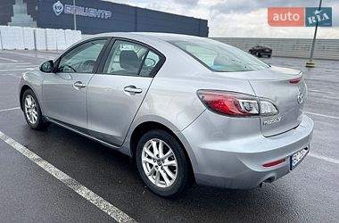 Седан Mazda 3 2013 в Львове