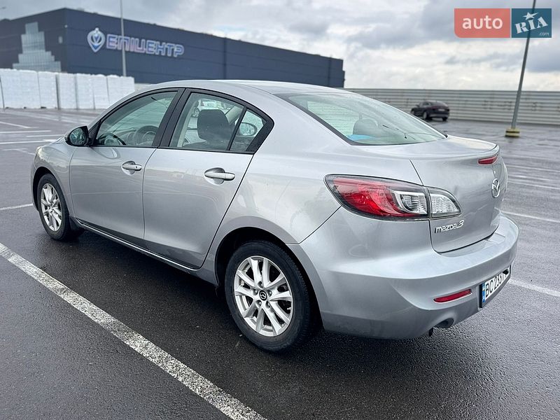 Седан Mazda 3 2013 в Львове