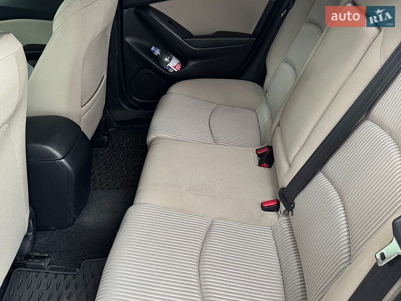 Седан Mazda 3 2015 в Днепре
