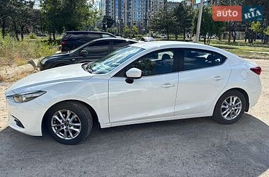Седан Mazda 3 2017 в Дніпрі