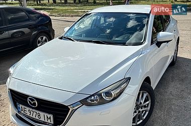 Седан Mazda 3 2017 в Дніпрі