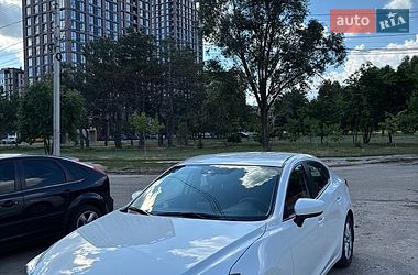 Седан Mazda 3 2017 в Дніпрі
