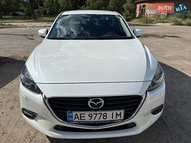 Седан Mazda 3 2017 в Дніпрі