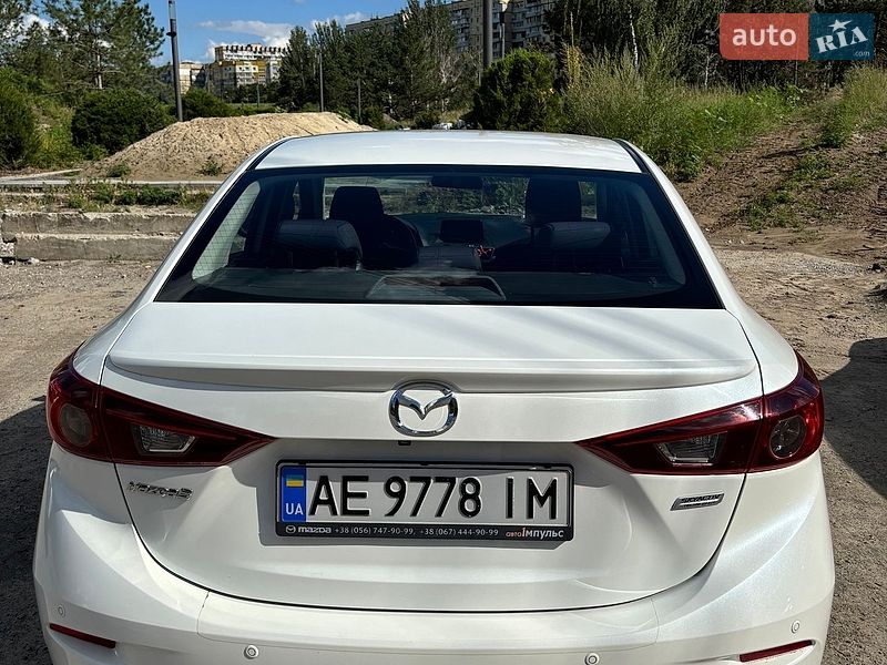 Седан Mazda 3 2017 в Дніпрі