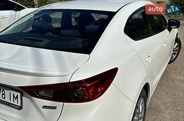Седан Mazda 3 2017 в Дніпрі