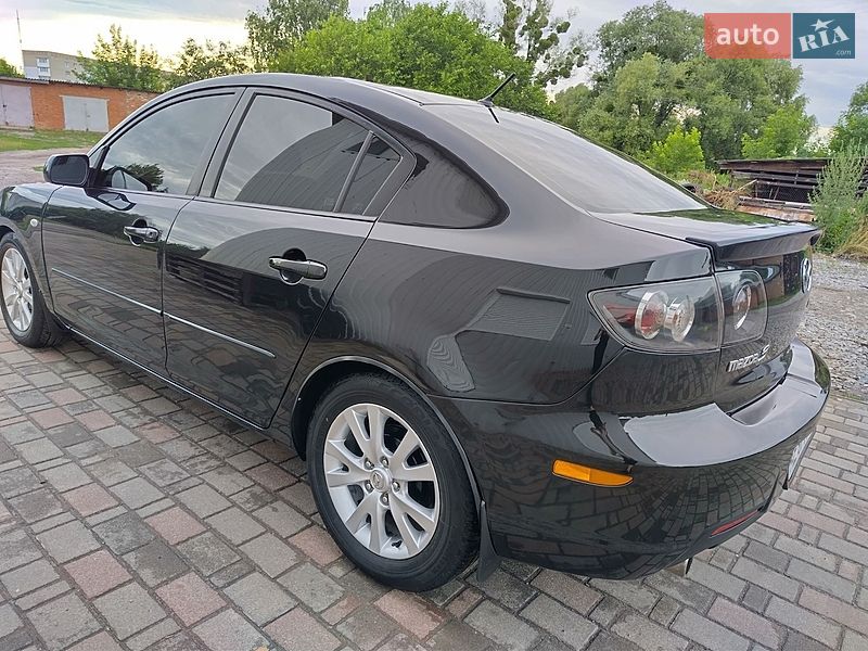 Седан Mazda 3 2007 в Тростянце
