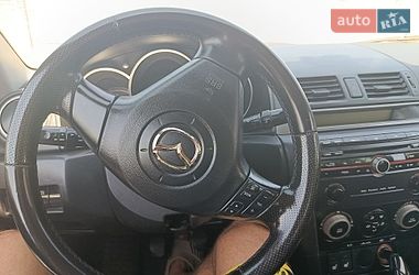Седан Mazda 3 2004 в Дачному