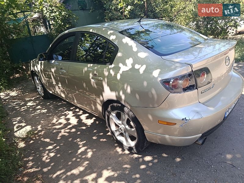 Седан Mazda 3 2004 в Дачному