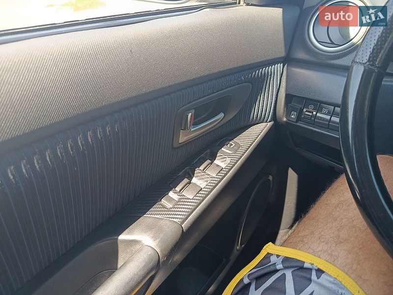 Седан Mazda 3 2004 в Дачному