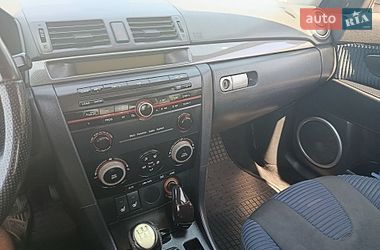 Седан Mazda 3 2004 в Дачному