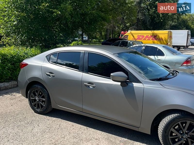 Седан Mazda 3 2016 в Івано-Франківську