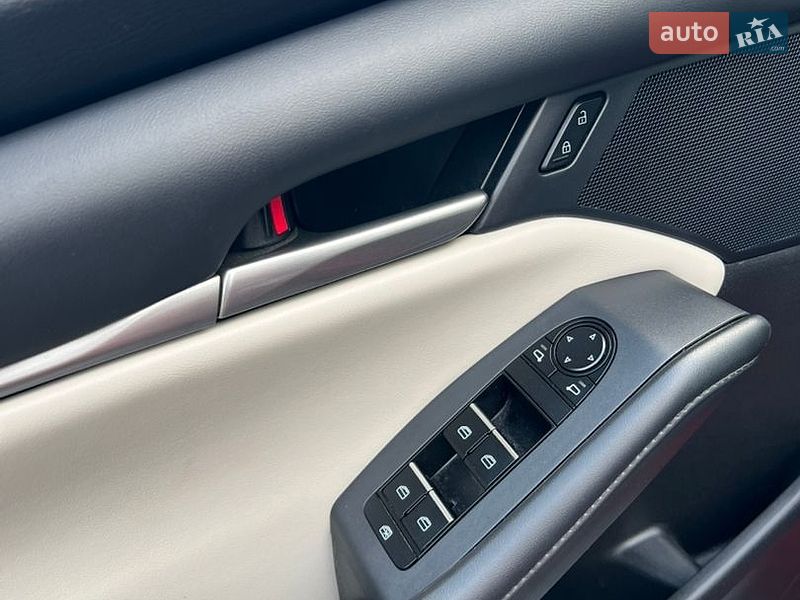 Седан Mazda 3 2019 в Львові