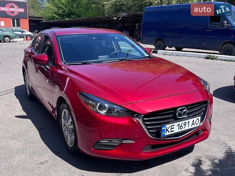 Седан Mazda 3 2017 в Днепре