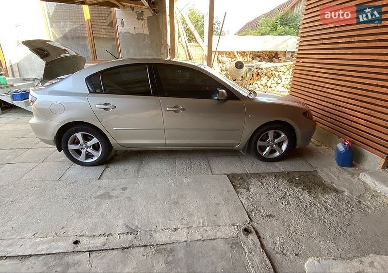 Седан Mazda 3 2008 в Мукачевому