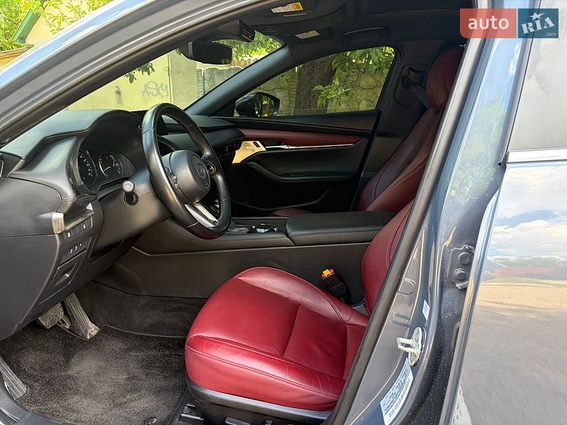 Хетчбек Mazda 3 2023 в Чернігові