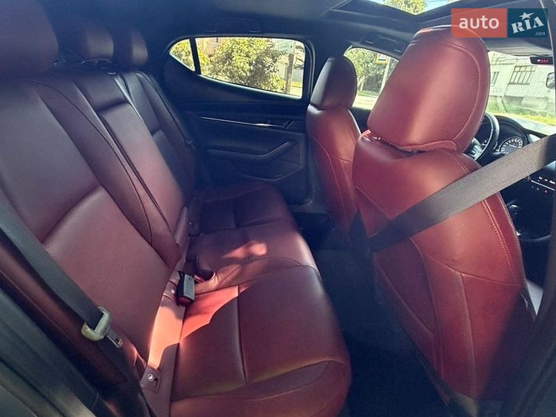 Хетчбек Mazda 3 2023 в Чернігові