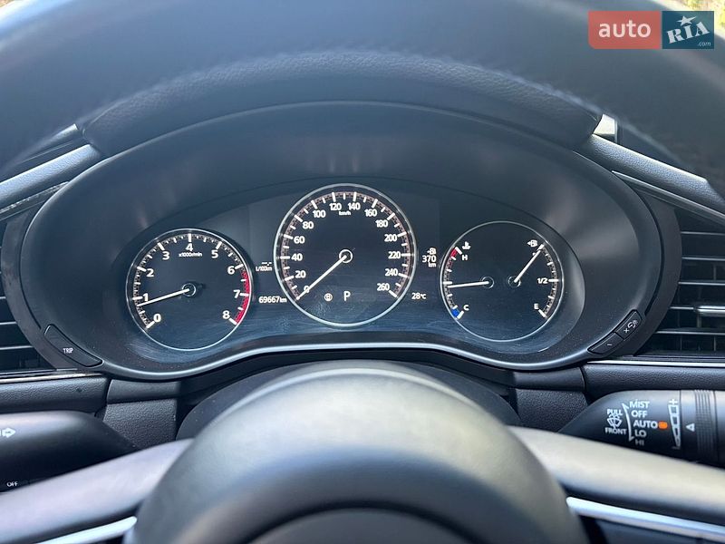 Хетчбек Mazda 3 2023 в Чернігові