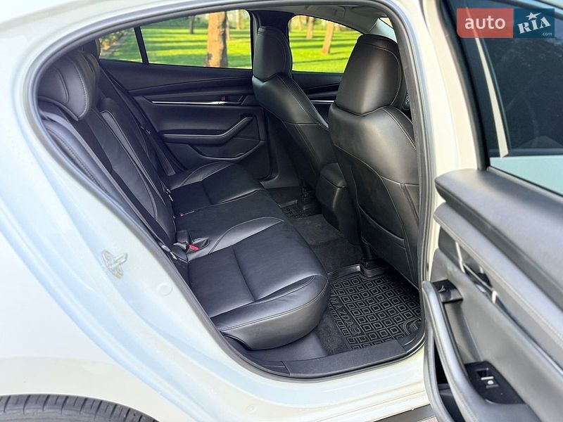 Седан Mazda 3 2020 в Киеве