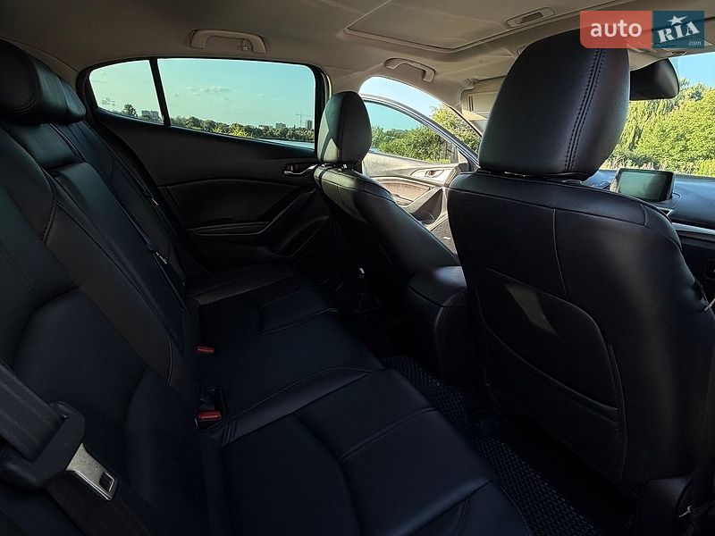 Хэтчбек Mazda 3 2018 в Ровно