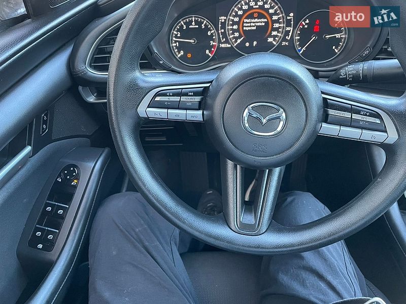 Седан Mazda 3 2021 в Волочиську