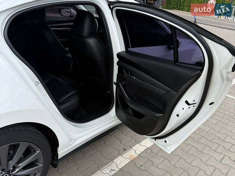 Седан Mazda 3 2020 в Киеве
