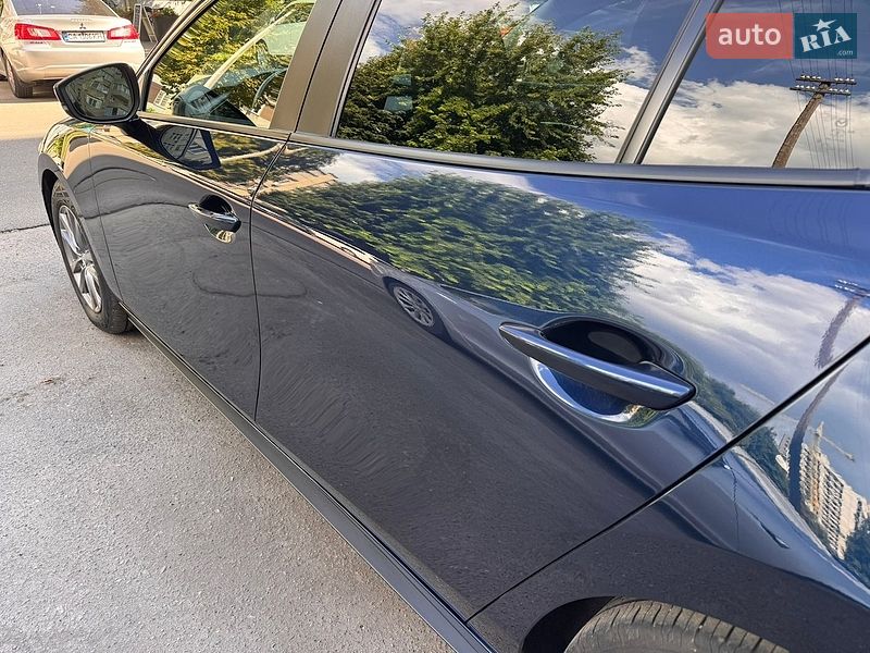 Седан Mazda 3 2019 в Черкасах
