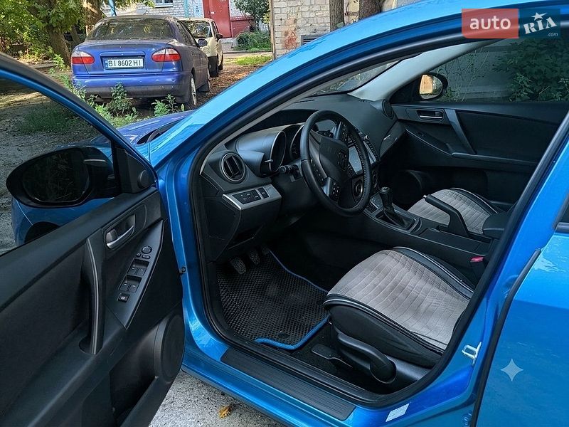 Хэтчбек Mazda 3 2009 в Кременчуге