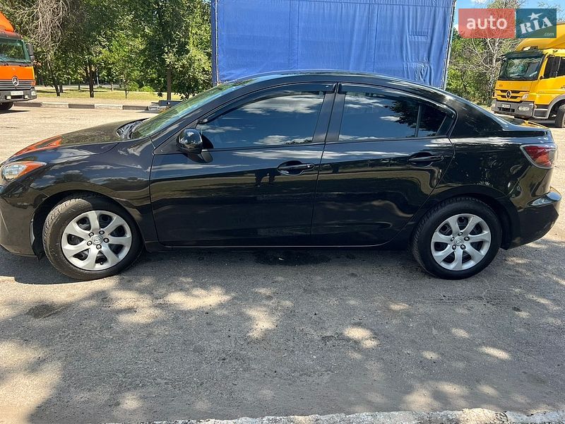 Седан Mazda 3 2011 в Запоріжжі