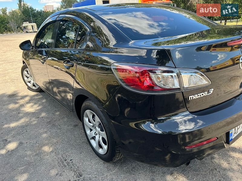 Седан Mazda 3 2011 в Запоріжжі
