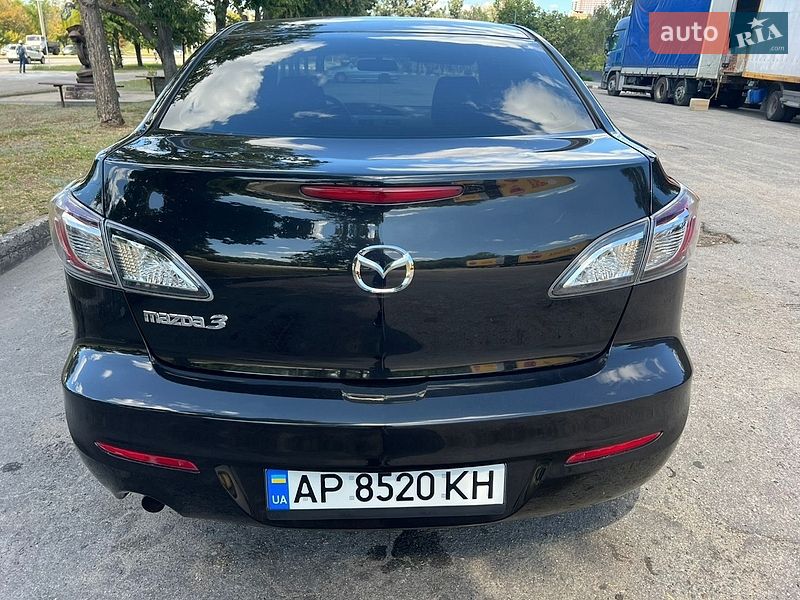 Седан Mazda 3 2011 в Запоріжжі