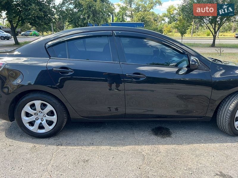 Седан Mazda 3 2011 в Запоріжжі