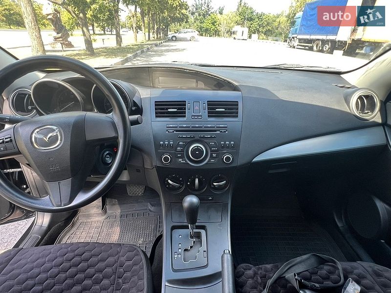 Седан Mazda 3 2011 в Запоріжжі