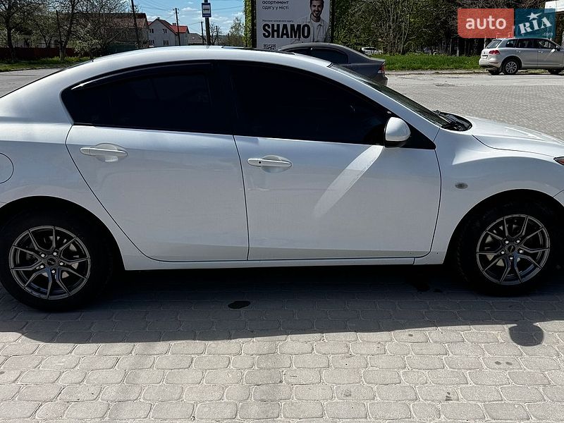 Седан Mazda 3 2013 в Кам'янець-Подільському