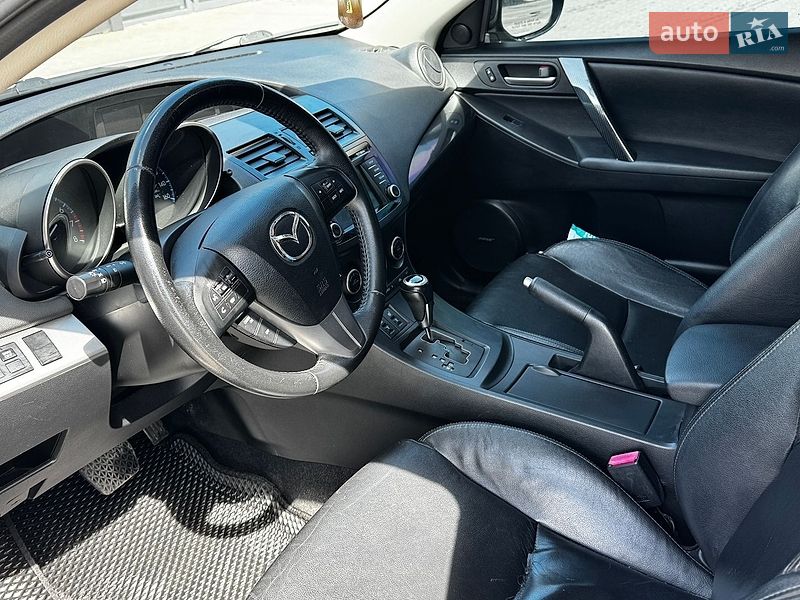 Седан Mazda 3 2013 в Кам'янець-Подільському