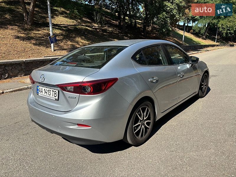Седан Mazda 3 2017 в Києві